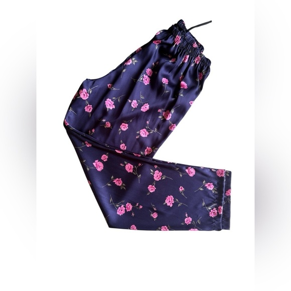value city Other - Floral Satin Pants pijama pant size M